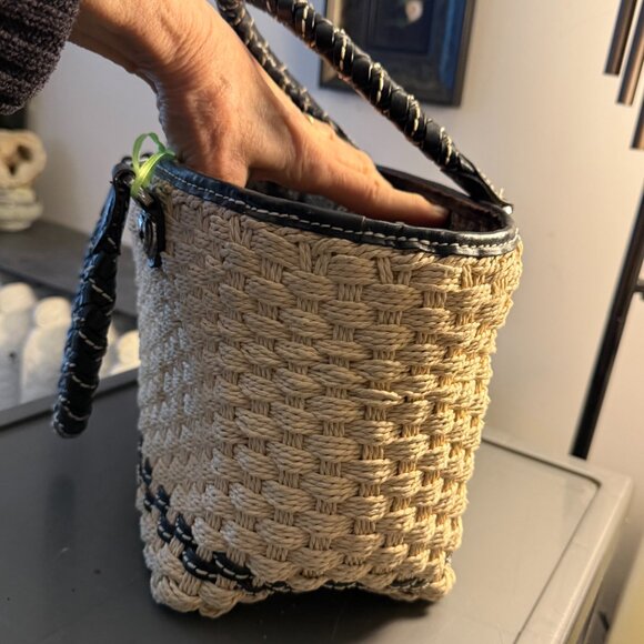 Brighton natural woven bag with black leather twisted handles. - Picture 4 of 15